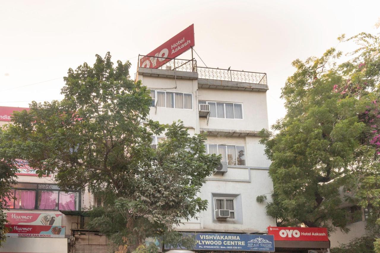 Oyo 13535 Aakash Hotell Ahmedabad Eksteriør bilde