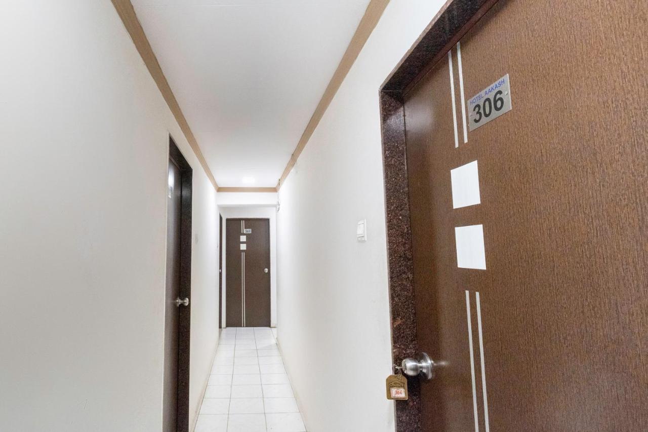 Oyo 13535 Aakash Hotell Ahmedabad Eksteriør bilde