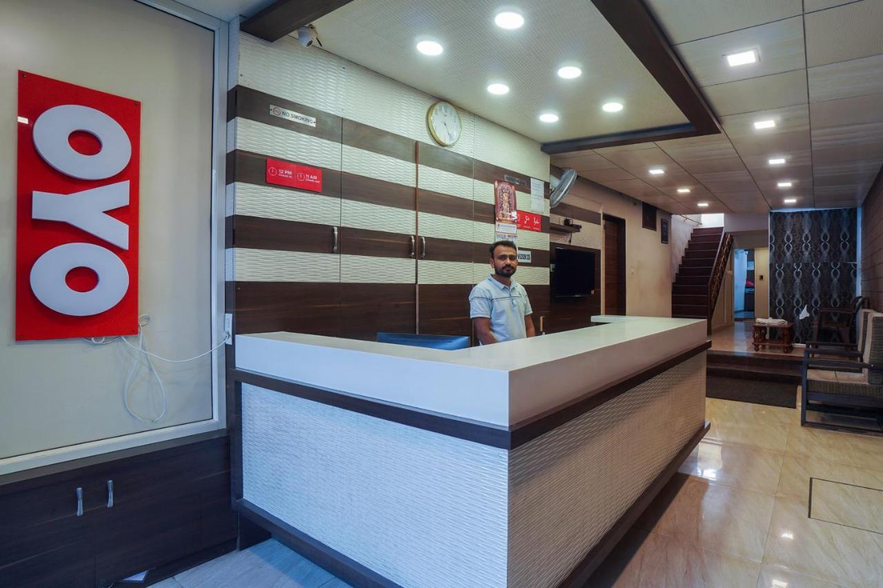Oyo 13535 Aakash Hotell Ahmedabad Eksteriør bilde