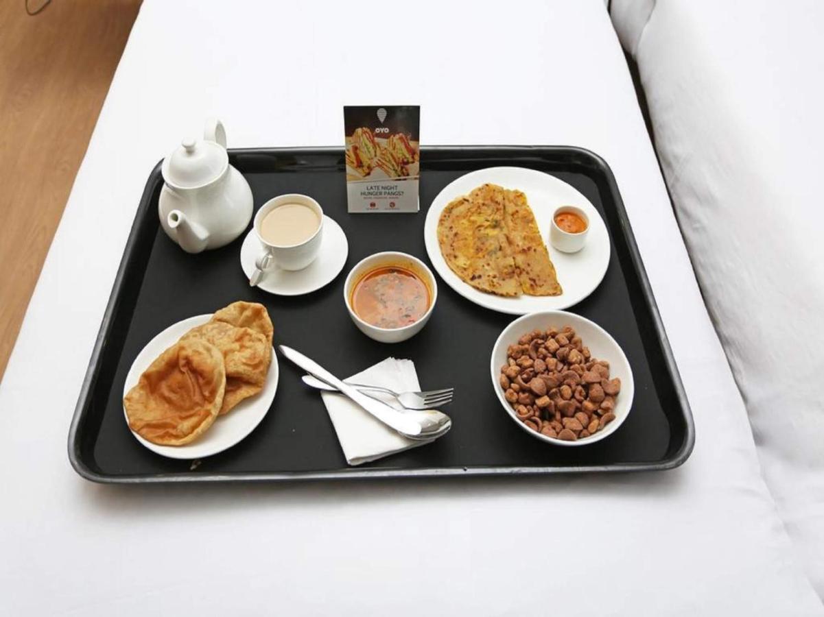Oyo 13535 Aakash Hotell Ahmedabad Eksteriør bilde