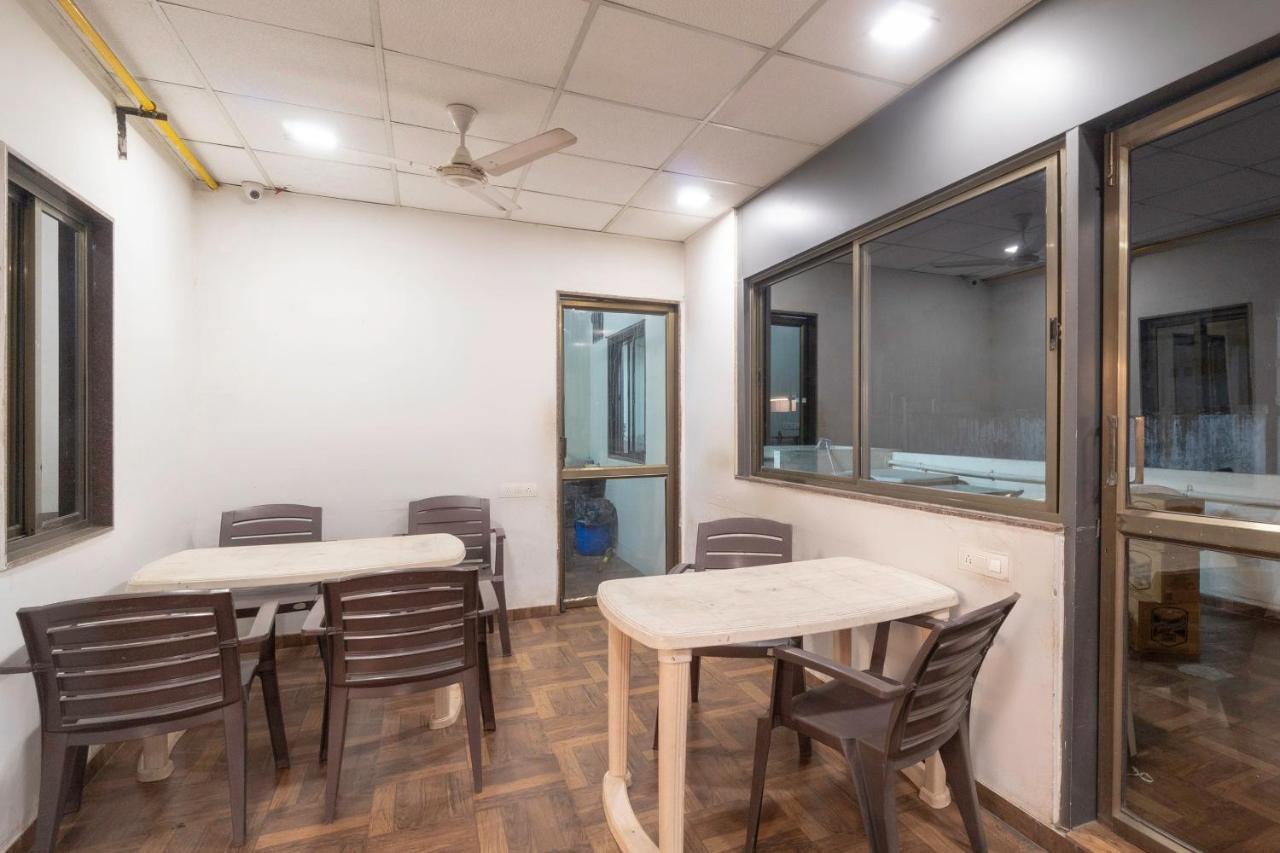 Oyo 13535 Aakash Hotell Ahmedabad Eksteriør bilde