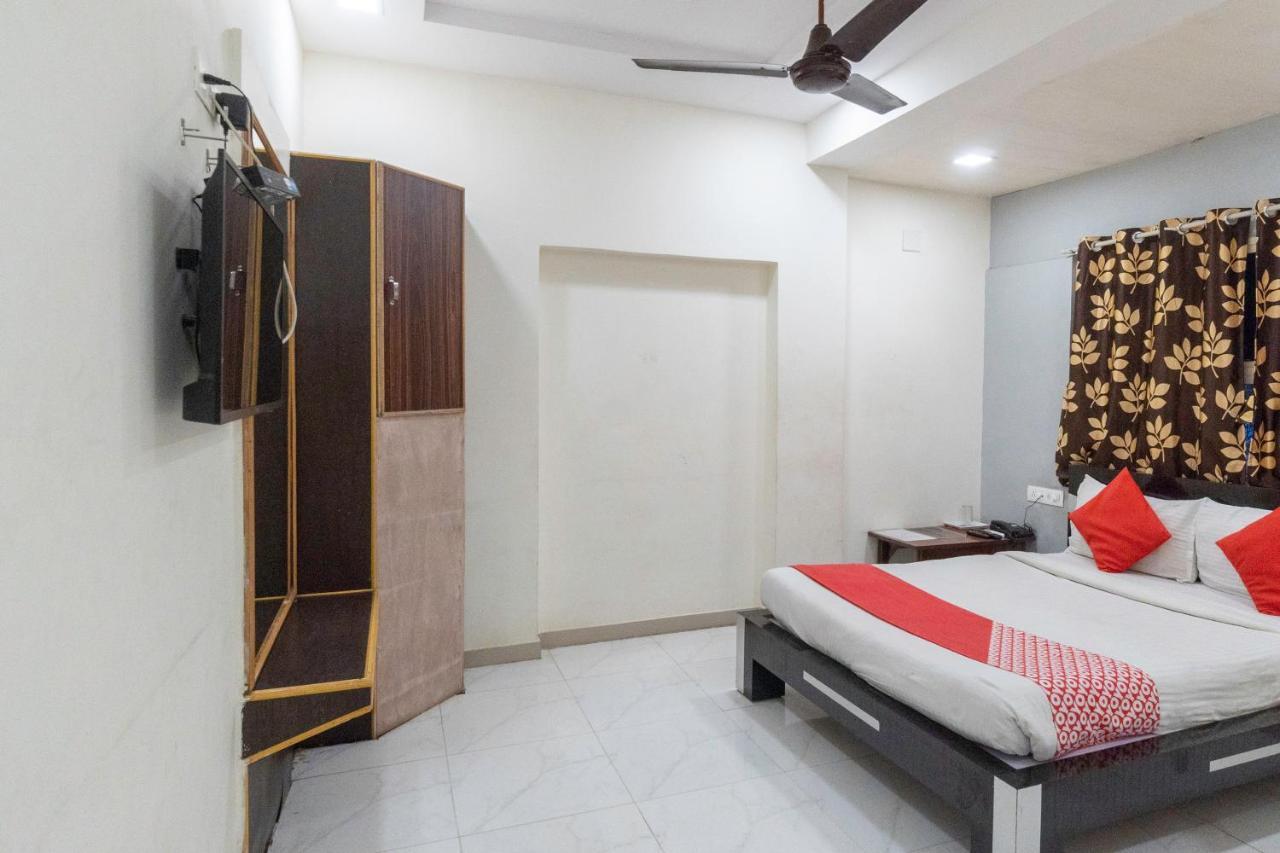 Oyo 13535 Aakash Hotell Ahmedabad Eksteriør bilde