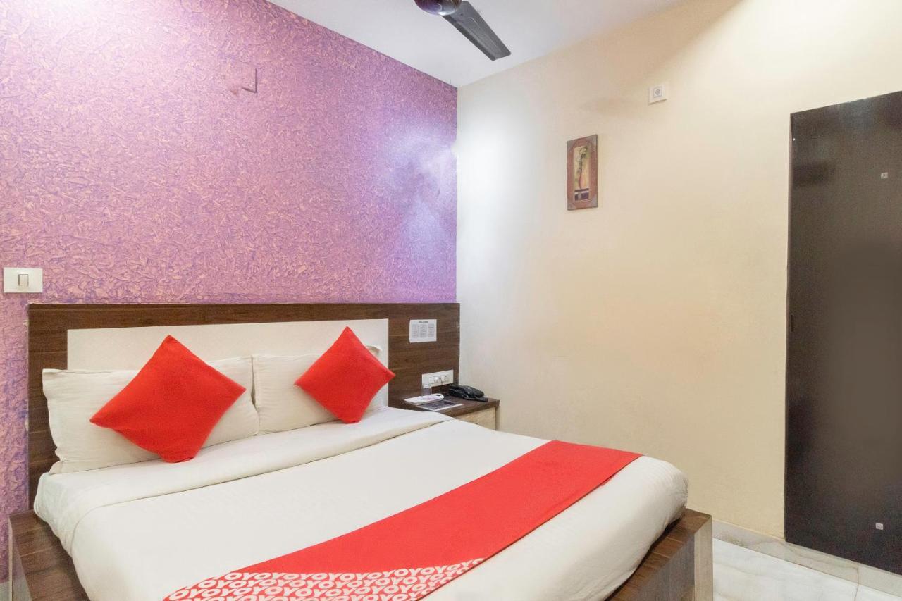 Oyo 13535 Aakash Hotell Ahmedabad Eksteriør bilde