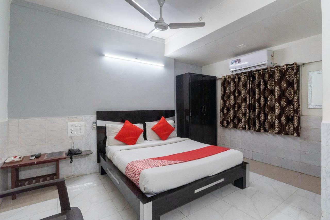 Oyo 13535 Aakash Hotell Ahmedabad Eksteriør bilde